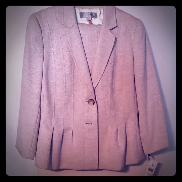 Tahari Other - 2 piece suit